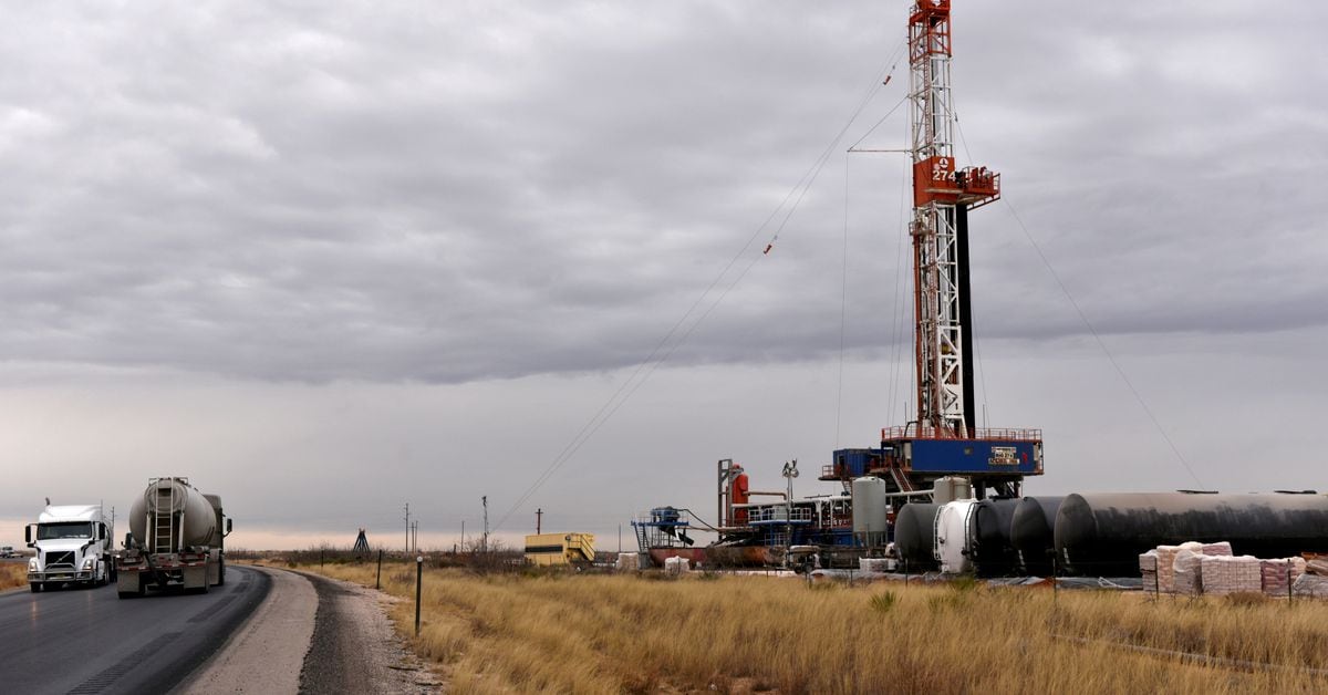 Fed survey reveals bleak outlook as activity slows in major U.S. oilfields.