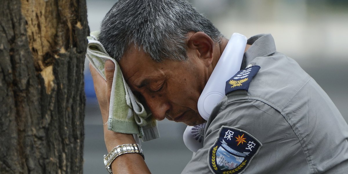 "Record-Breaking Heatwave Sweeps the Globe, Setting Unofficial Hottest Day in History"