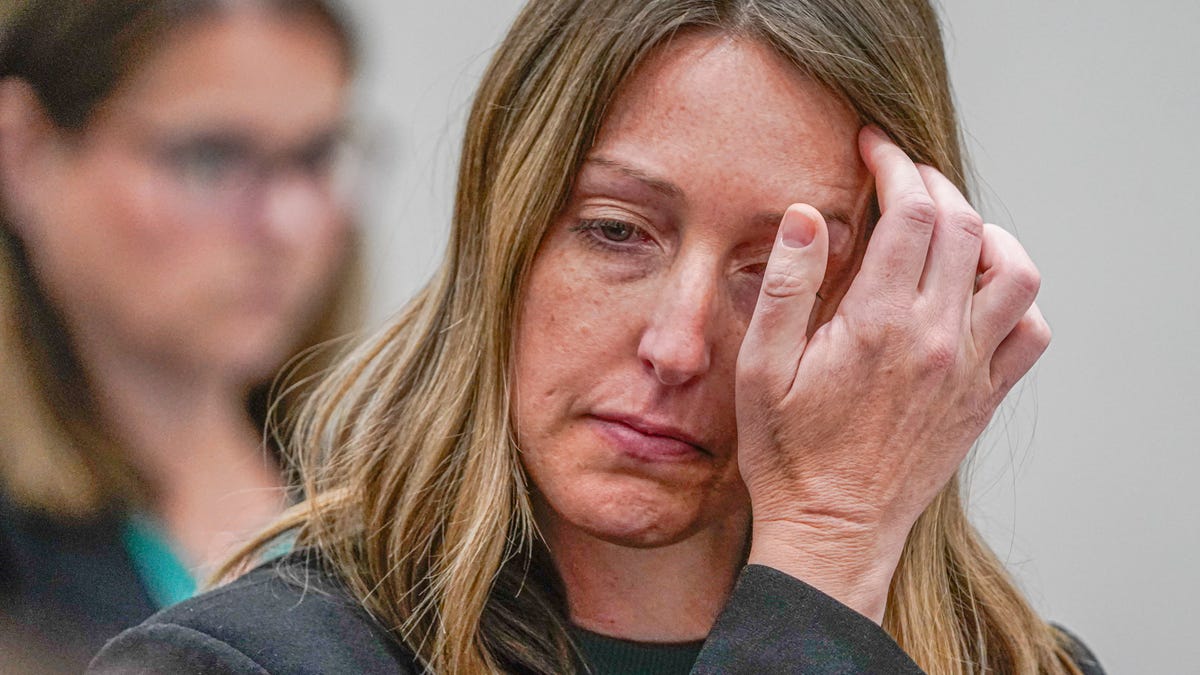 Featured image for Indiana doctor disciplined for violating patient privacy and discussing 10-year-old's abortion.