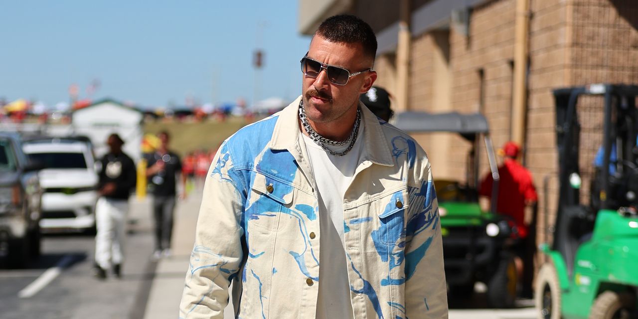 Featured image for Travis Kelce's Fashion Journey: From Impulse Shopper to Instinctive Dresser