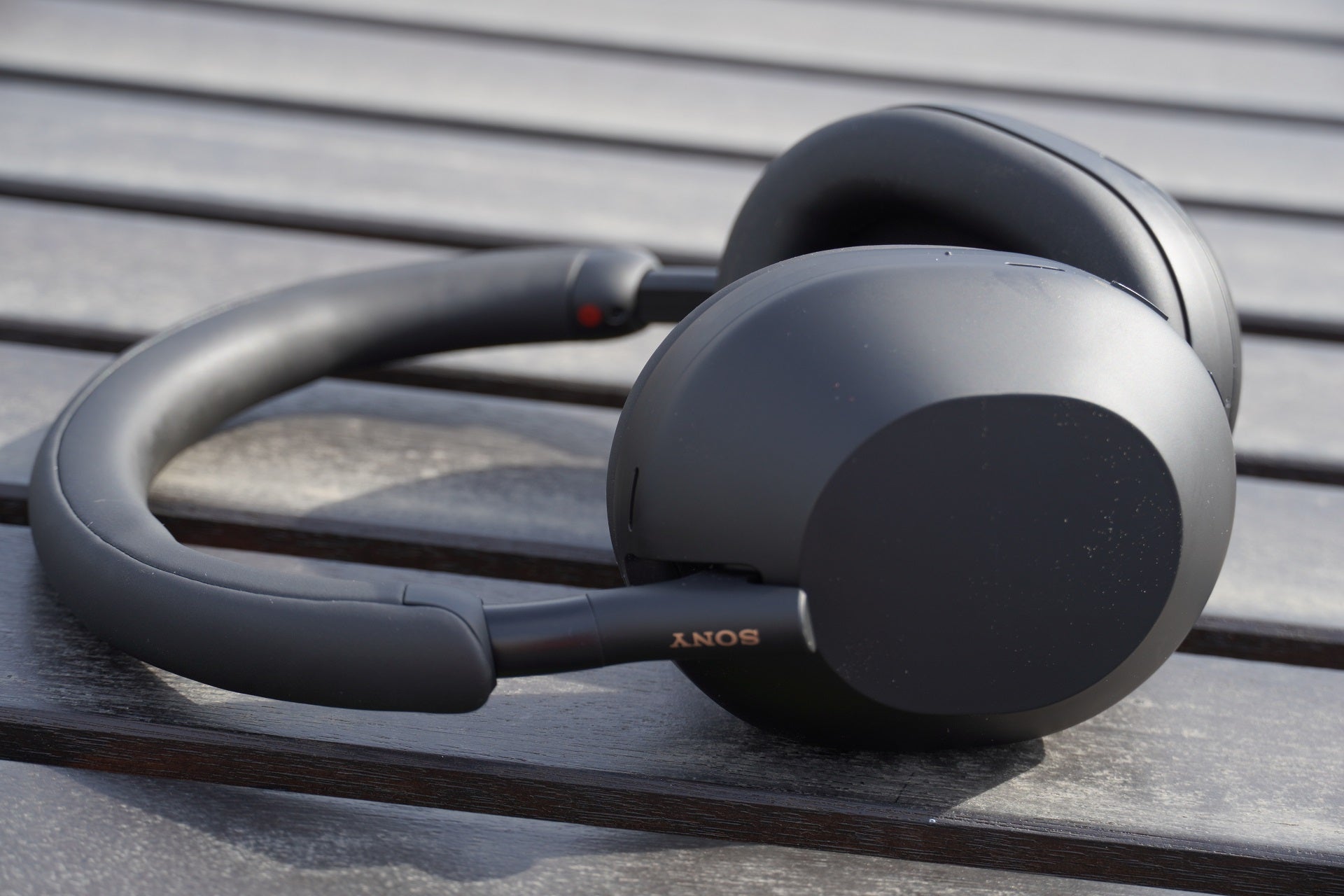 Featured image for Sony WH-1000XM5 and XM4 Headphones Hit Record-Low Prices