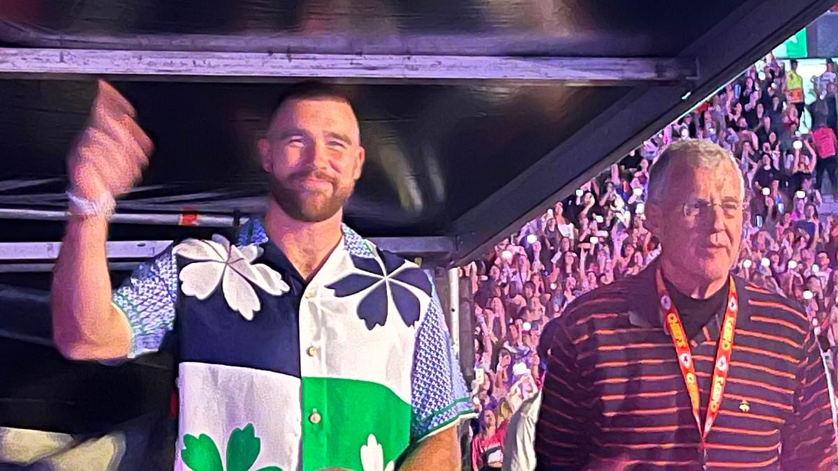 "Swift and Kelce's Parents Finally Meet in Long-Awaited Encounter"