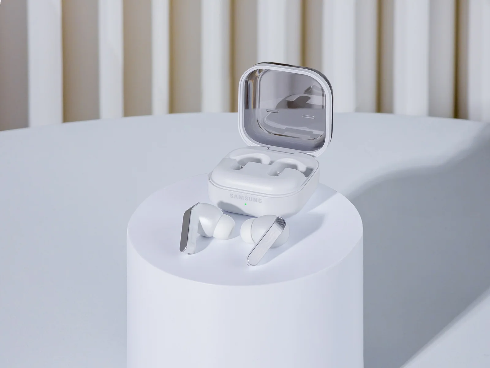 Samsung's Galaxy Buds4 Series Delivers Crystal-Clear Calls with AI HD Voice