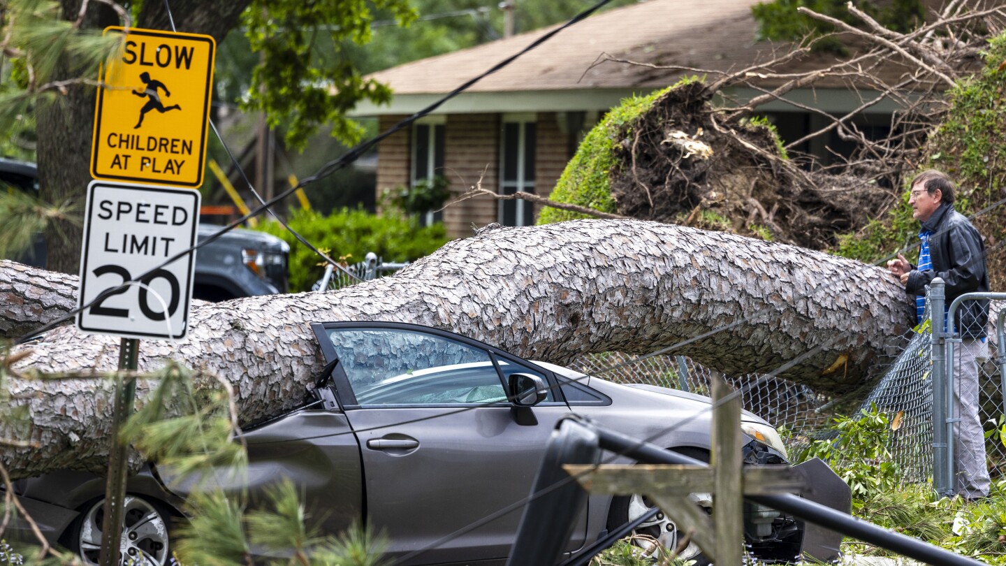 Severe Weather Strikes Southern U.S.: Tornadoes and Flooding Wreak Havoc