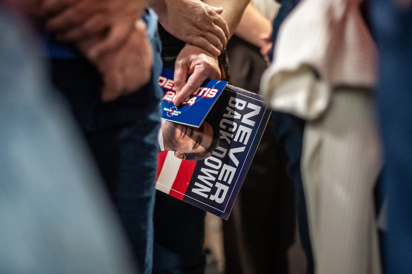 Featured image for "Ron DeSantis's Campaign Funding Experiment: A Dramatic Collapse"