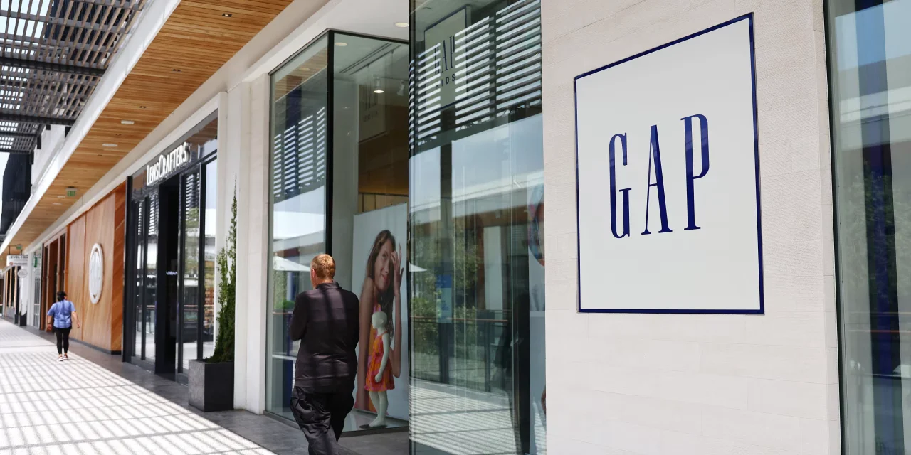 Gap slashes 1,800 corporate jobs in cost-cutting move.