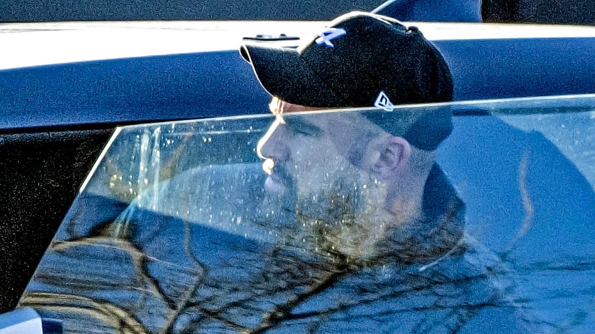 Taylor Swift Arrives in Kansas City to Support Travis Kelce and the Chiefs