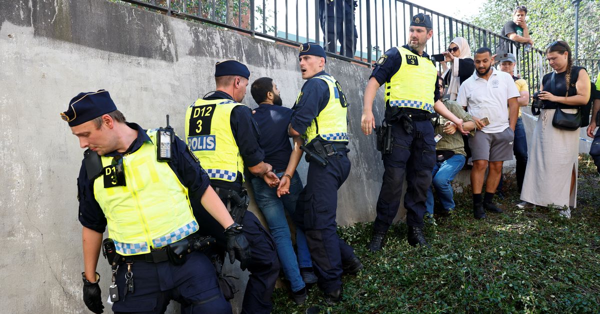 "Swedish migration agency reviews residency permit of Koran burner"