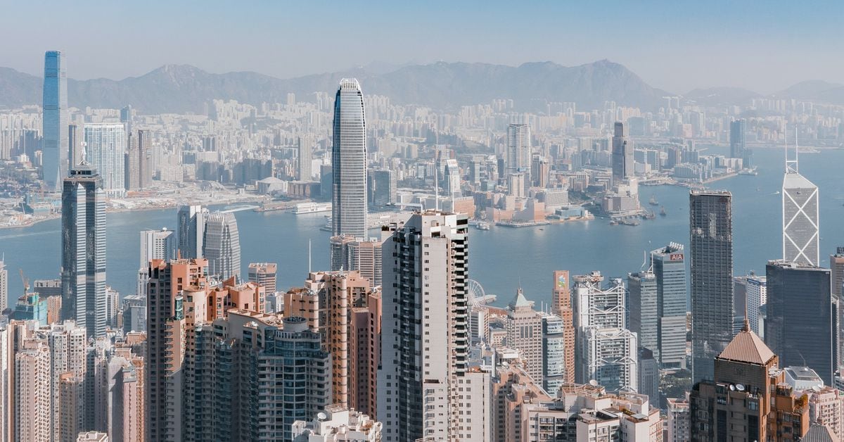 Featured image for Hong Kong Regulator Pushes Major Banks to Embrace Crypto Exchanges as Clients