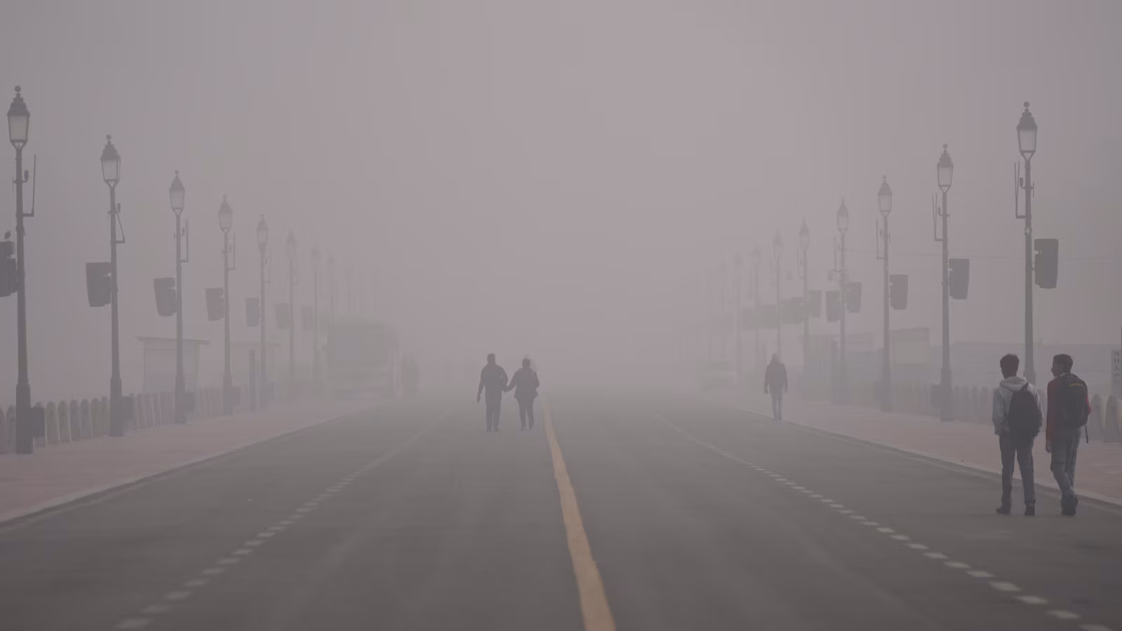 Featured image for Delhi's Toxic Smog Worsens, Prompting New Pollution Measures