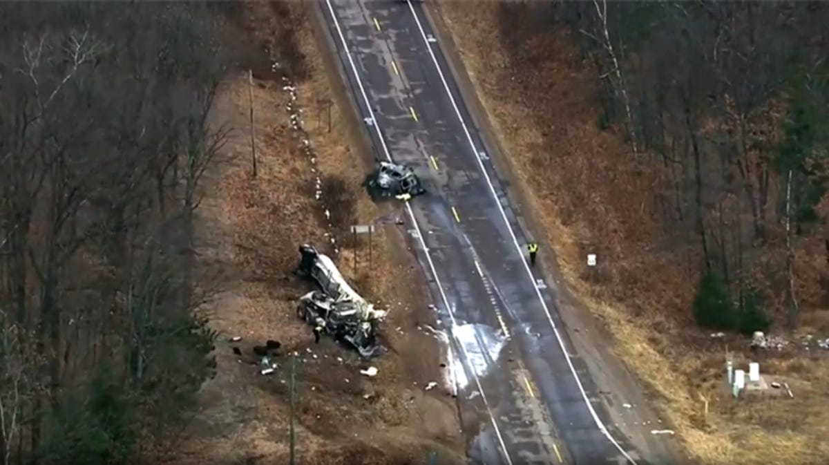 Featured image for Tragic Collision in Clark County, Wisconsin: 9 Dead, 1 Injured in Highway Crash