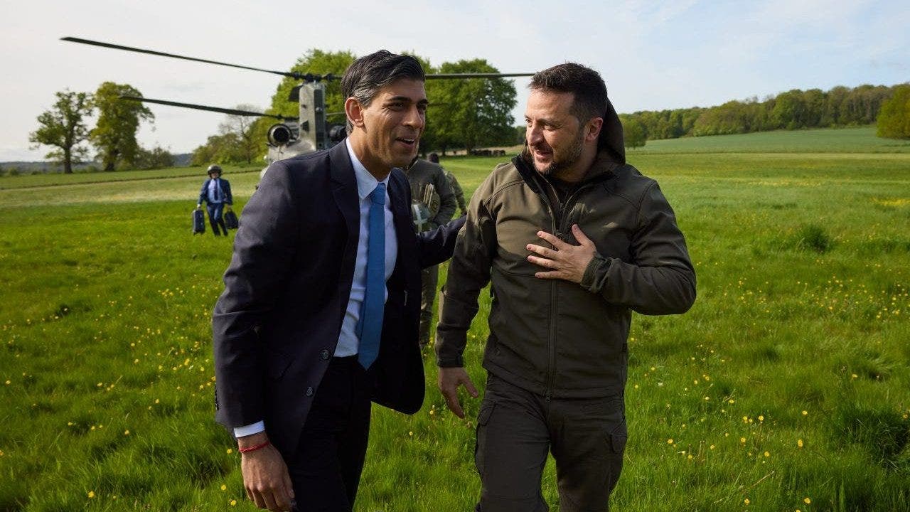 "UK and Ukraine strengthen military ties with drone and missile pledges"