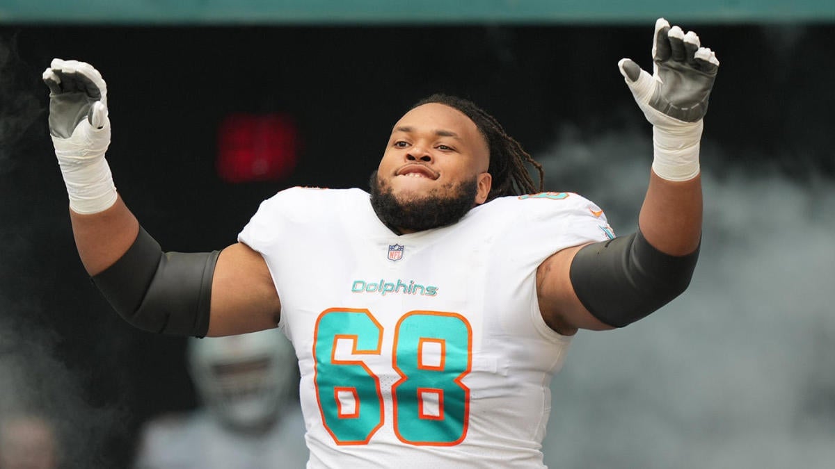 Featured image for "Panthers Secure Robert Hunt with Record-Breaking $100M Deal"