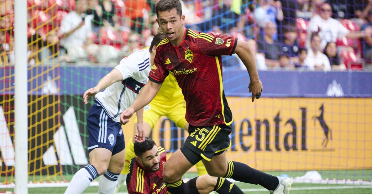 "Yeimar's Late Winner Secures Victory for Whitecaps in Rivalry Match against Sounders"