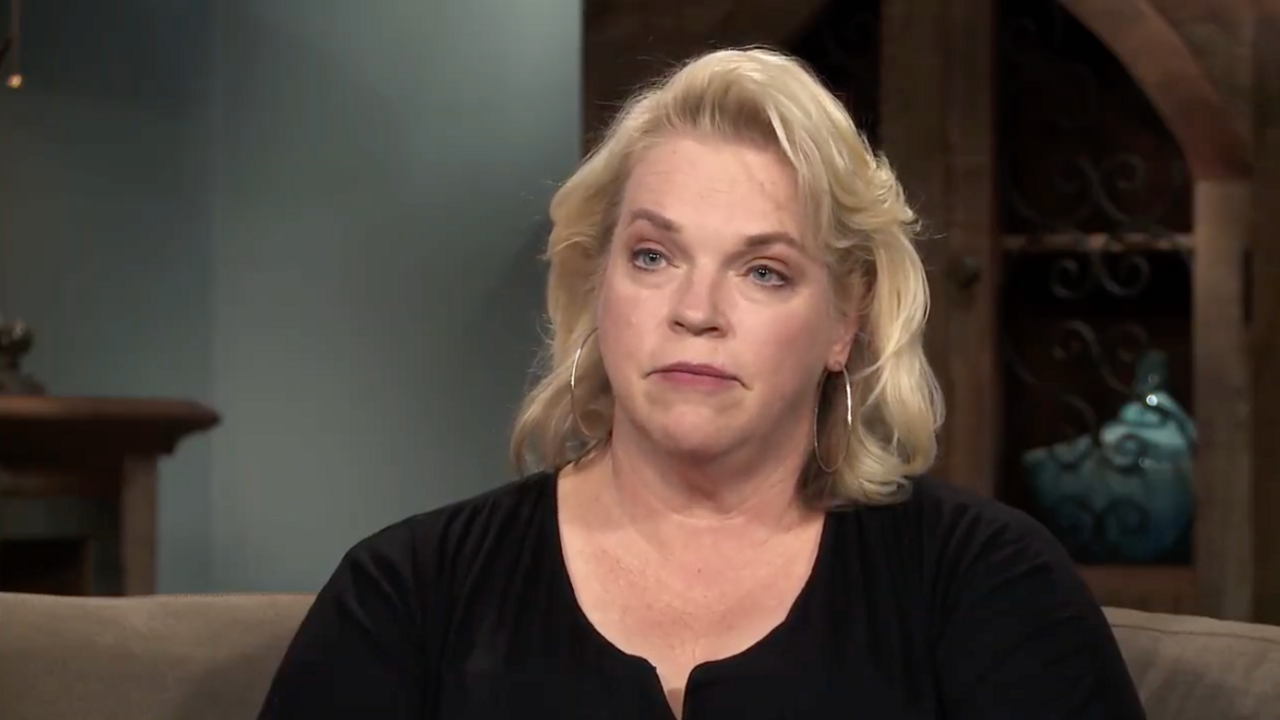 Featured image for "Sister Wives' Janelle Brown Shares Heartbreaking Family Photos After Son's Tragic Death"