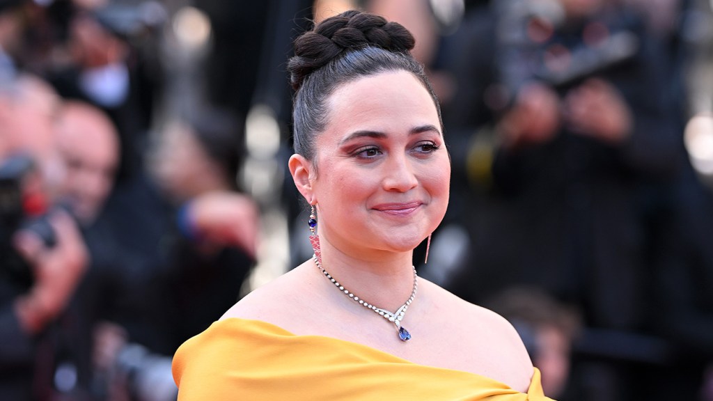 Featured image for Lily Gladstone Reflects on Oscar Loss and 'Flower Moon' Impact