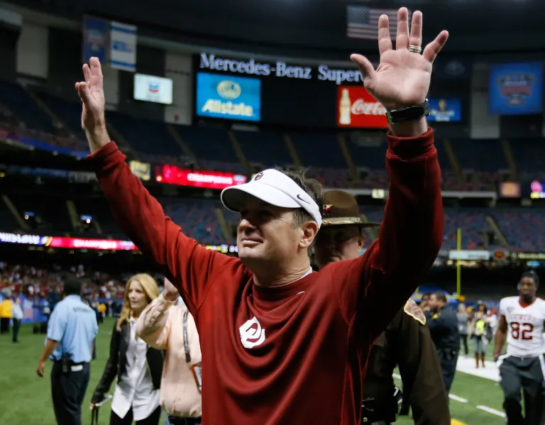Featured image for "Coach Stoops Encourages Faith Amid Sooners' Struggles Against Texas"