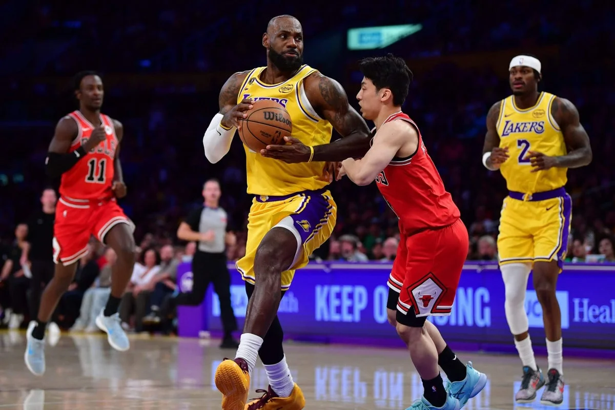 LeBron Returns, Embraces Team-First Path to Lakers’ Win