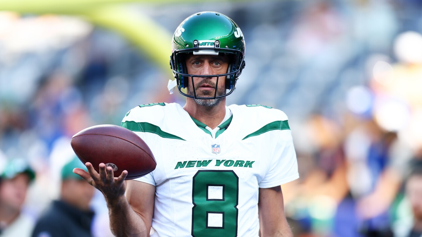 "Aaron Rodgers Shines in Jets Debut with Unreal TD Pass to Garrett Wilson"