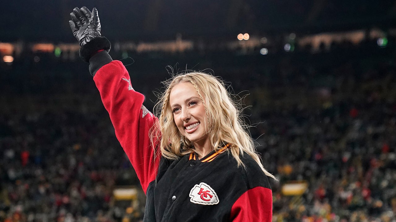 "Brittany Mahomes Makes Waves as 'Sports Illustrated' Swimsuit Rookie for 2024 Super Bowl"