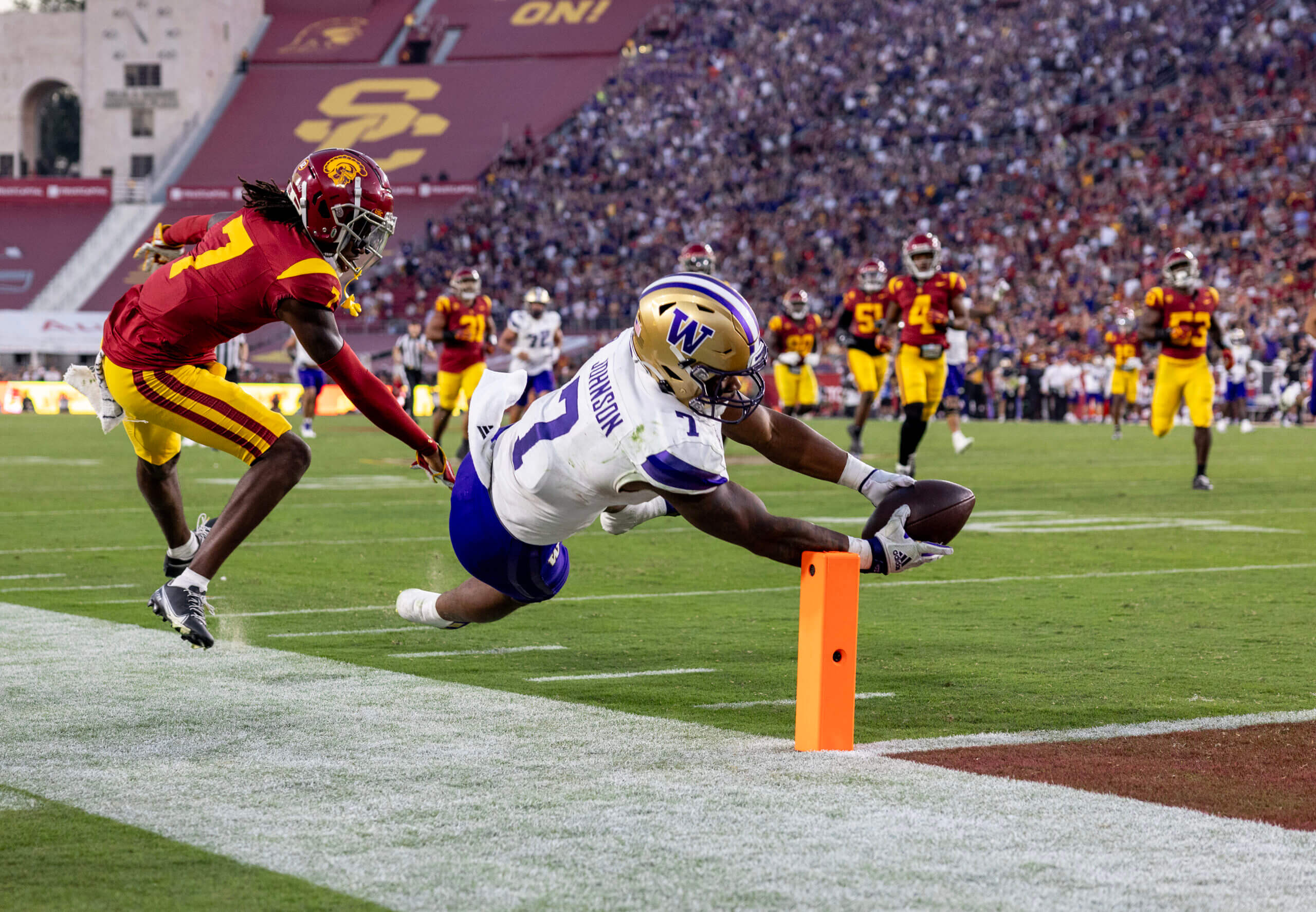 "College Football's Week 10: Heisman Contenders Shine, Alabama Rises, and Late-Night Shootouts"