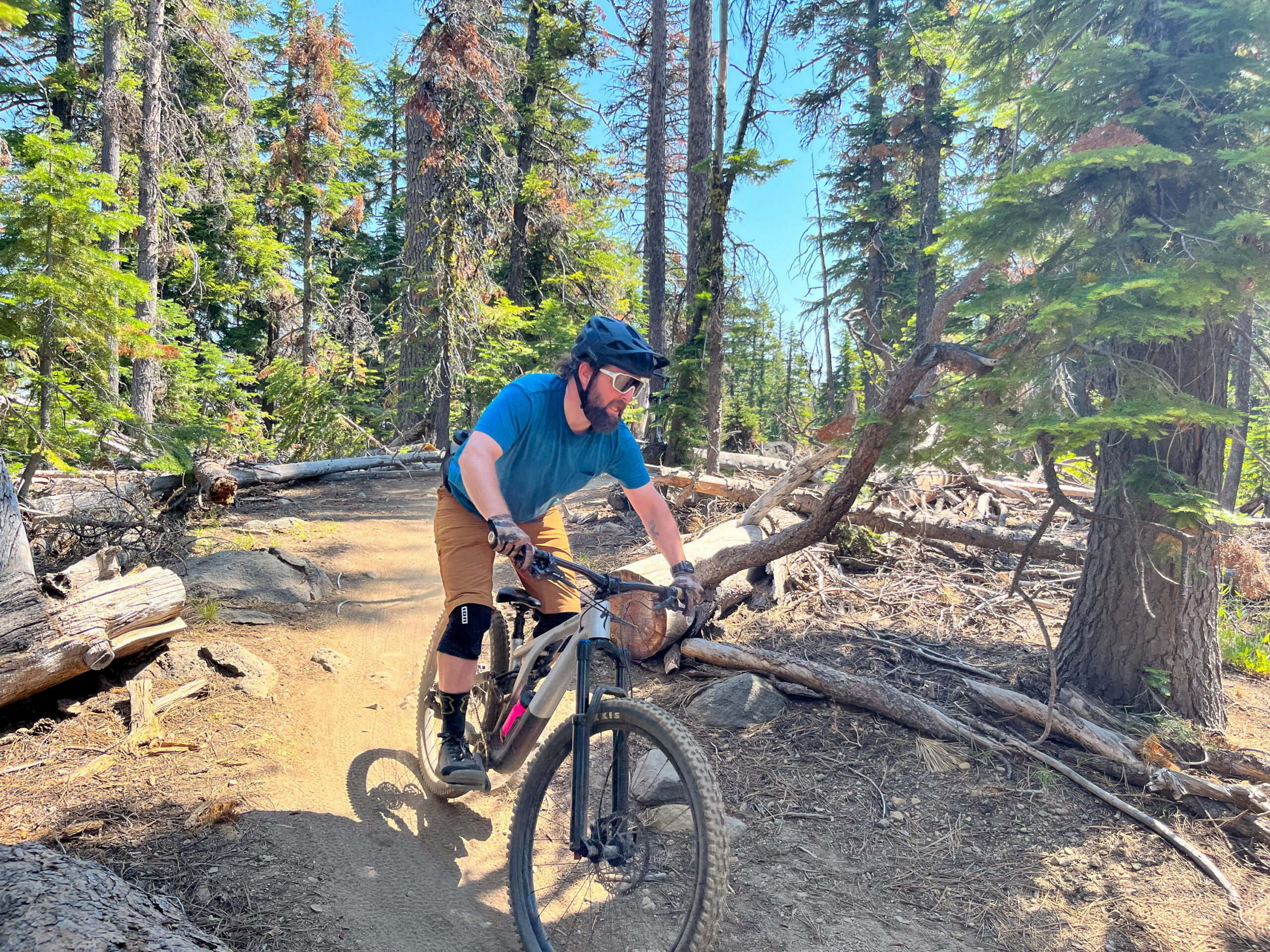 Featured image for "Smith Engage: Affordable Quality Helmet Review"