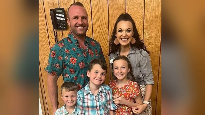 Featured image for Illinois gubernatorial candidate's family members die in Montana helicopter crash