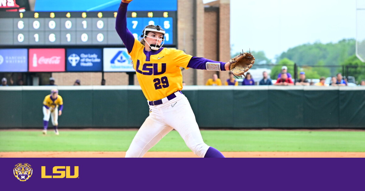 Louisiana Softball Upsets No. 11 LSU to Advance to Super Regionals.