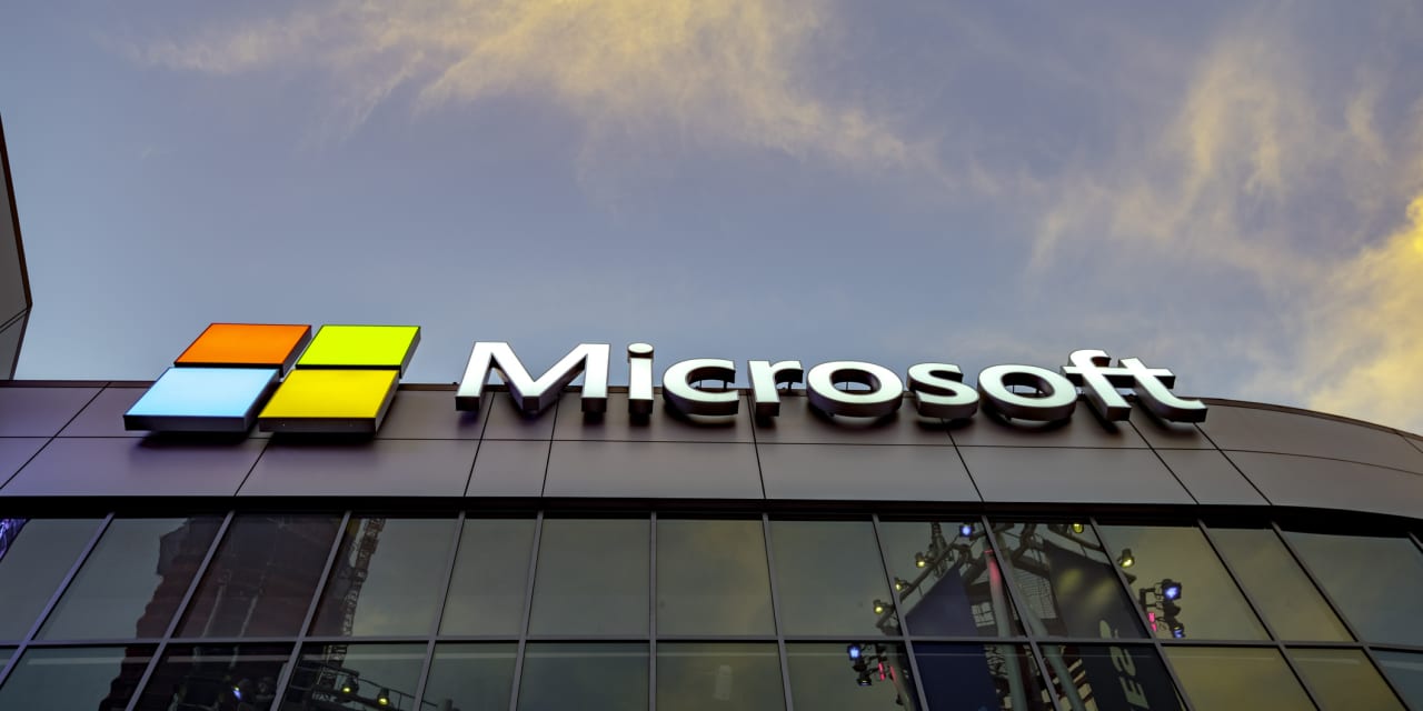 "Anticipating Microsoft's Q2 Earnings: Insights on Azure, Office, and AI Performance"