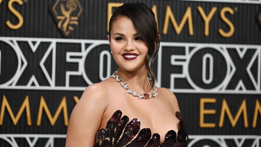 "Selena Gomez's Battle with Lupus: Chemotherapy and Kidney Transplant"