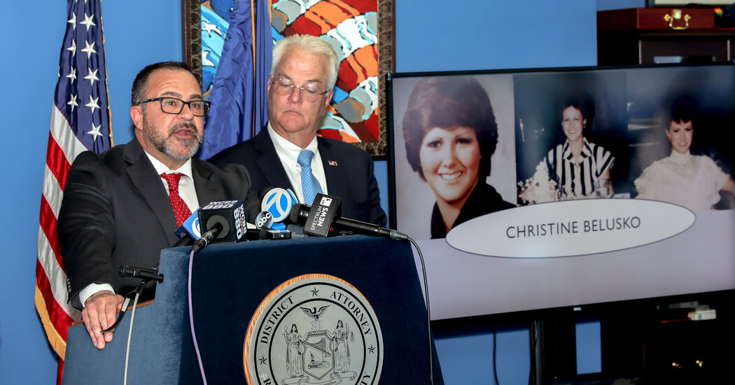 Police solve 1991 Staten Island cold case with identification of murder victim.