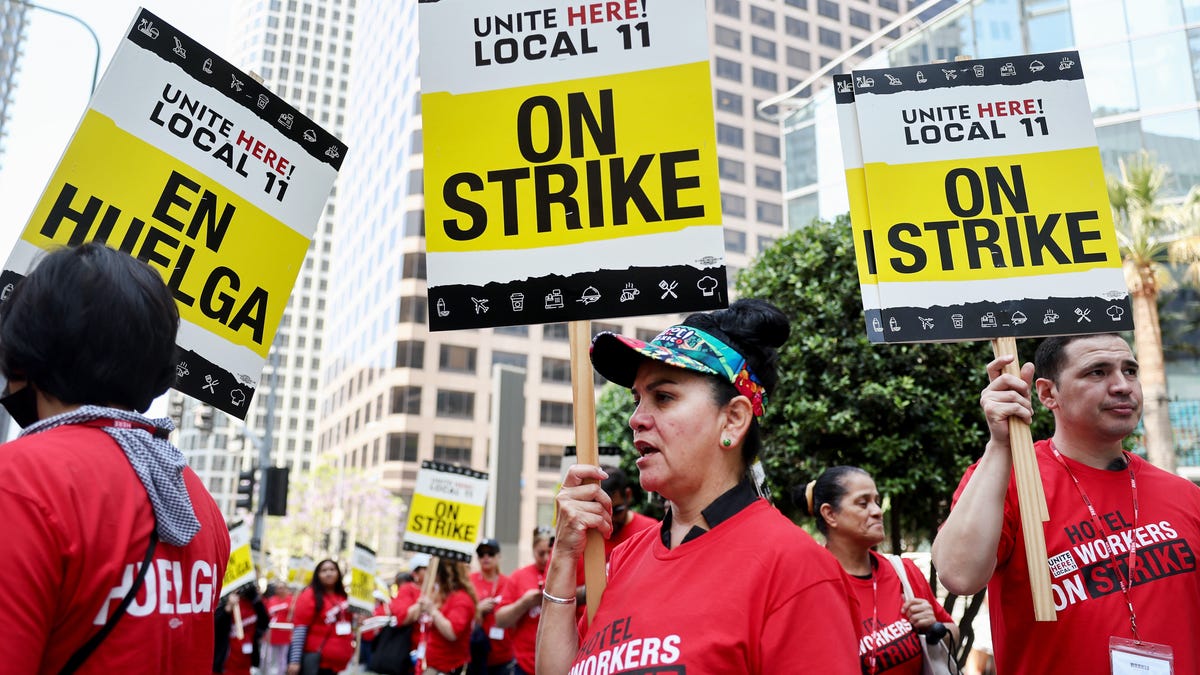 "California Hotel Workers Demand Fair Wages, Stage July Fourth Strike"