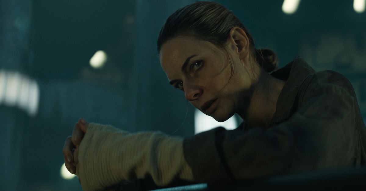 Featured image for Unraveling the Mystery of Silo: A Sci-Fi Slow Burn on Apple TV+.