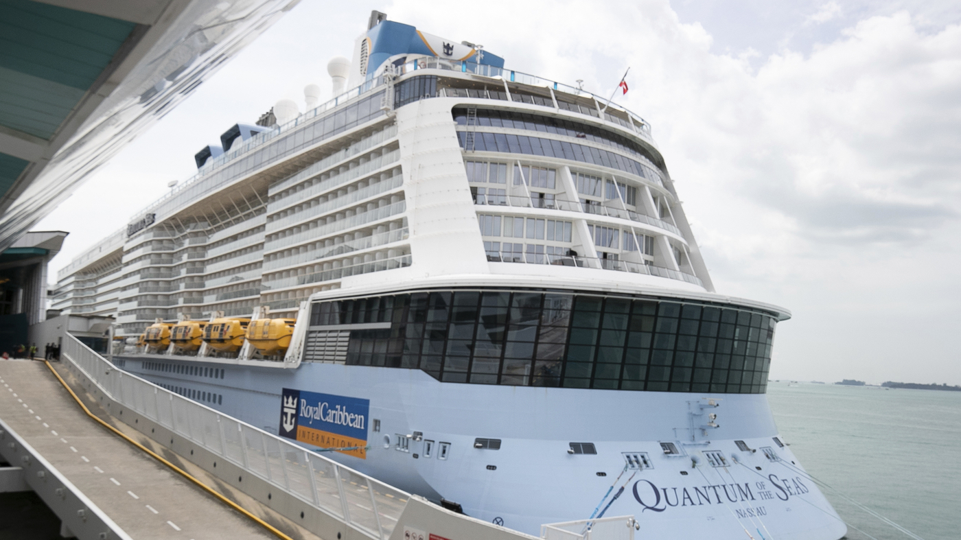 Featured image for Cruise Ship Passenger Goes Missing Overboard During Hawaii Trip