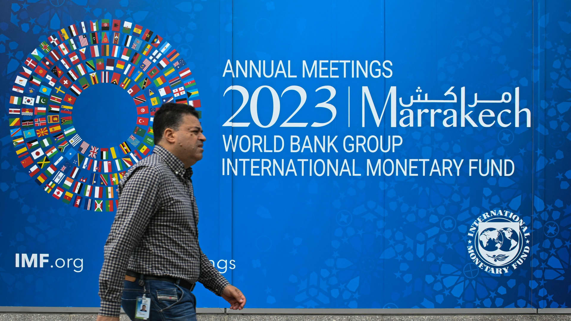 Economists Agree: 'Higher for Longer' Rates Demand Central Bank Explanation