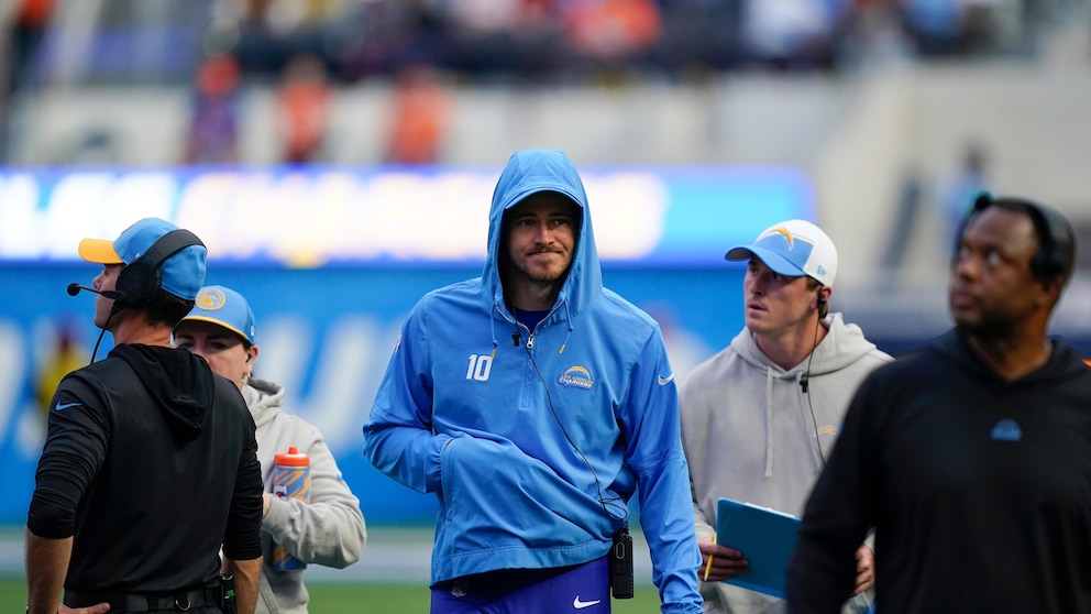"Chargers QB Justin Herbert's Season Cut Short by Finger Surgery"