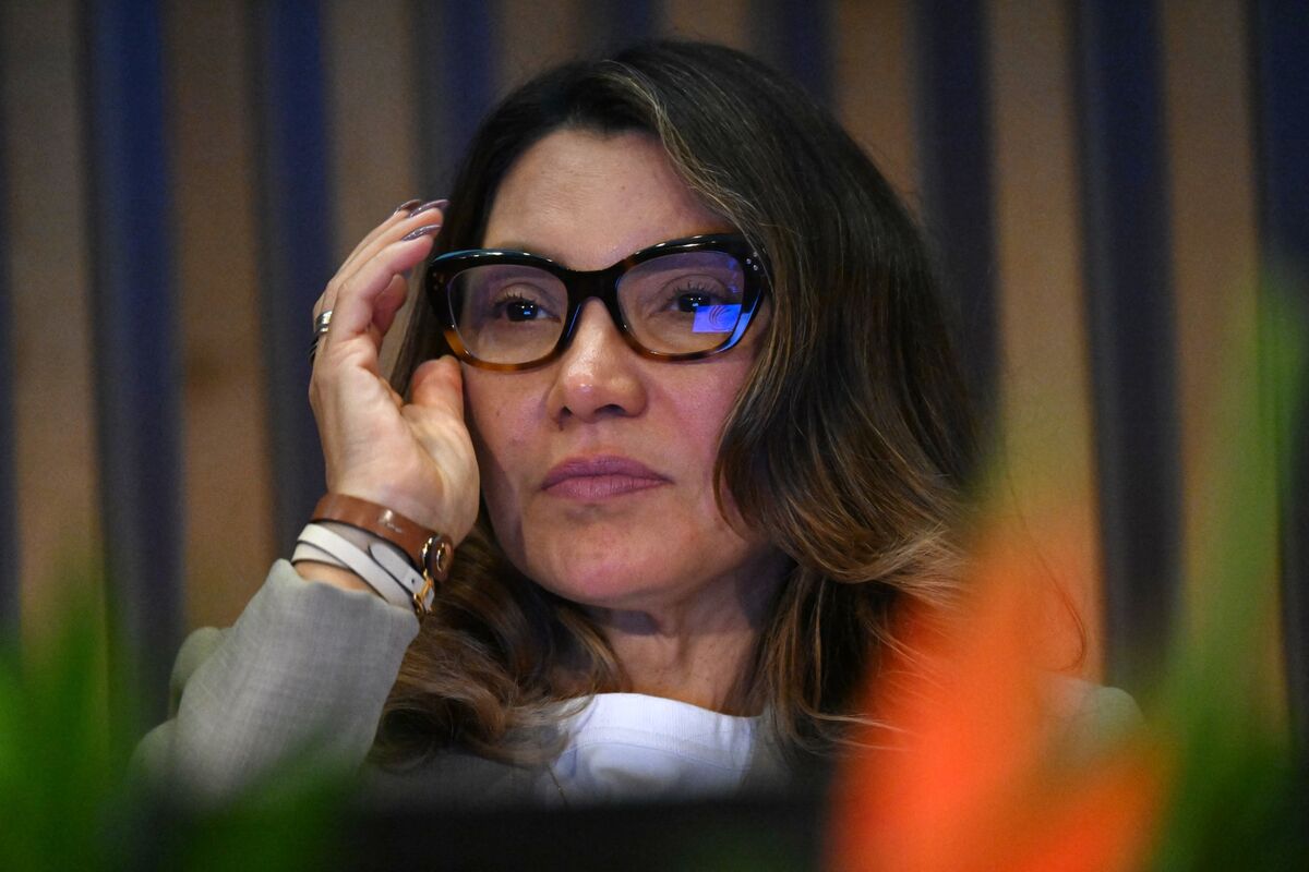 Featured image for Brazil's First Lady Sparks Controversy with Profane Message to Elon Musk