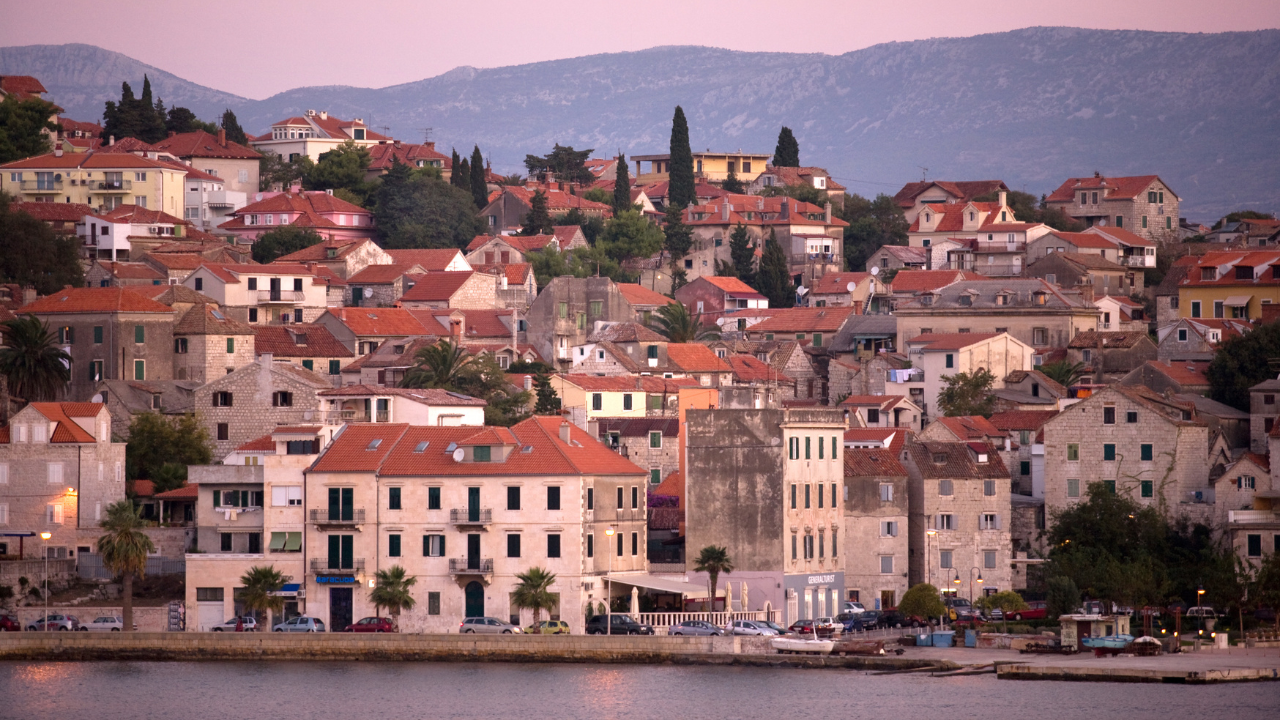 Featured image for "Adriatic Coast Power Blackout Amid Heat Wave"