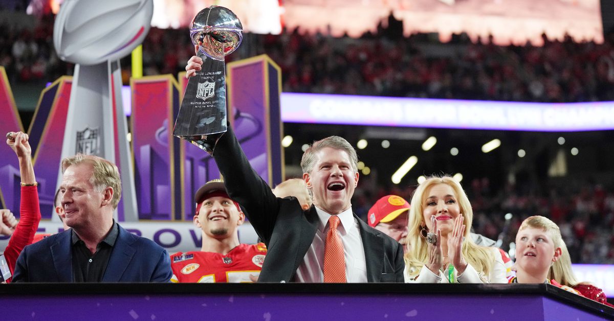 Featured image for "Chiefs' Andy Reid Set to Sign Lucrative Contract Extension"