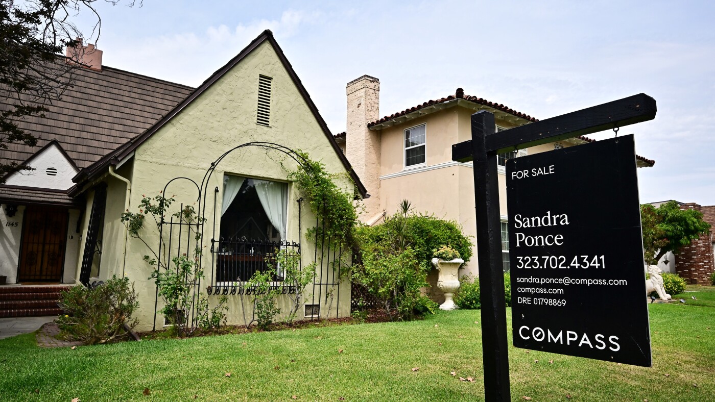 Featured image for Mortgage Rates Drop to 6.35%, Boosting Homebuying and Refinancing