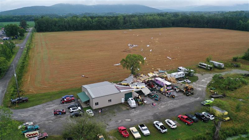 Severe storms leave thousands without power in the Mid-South.