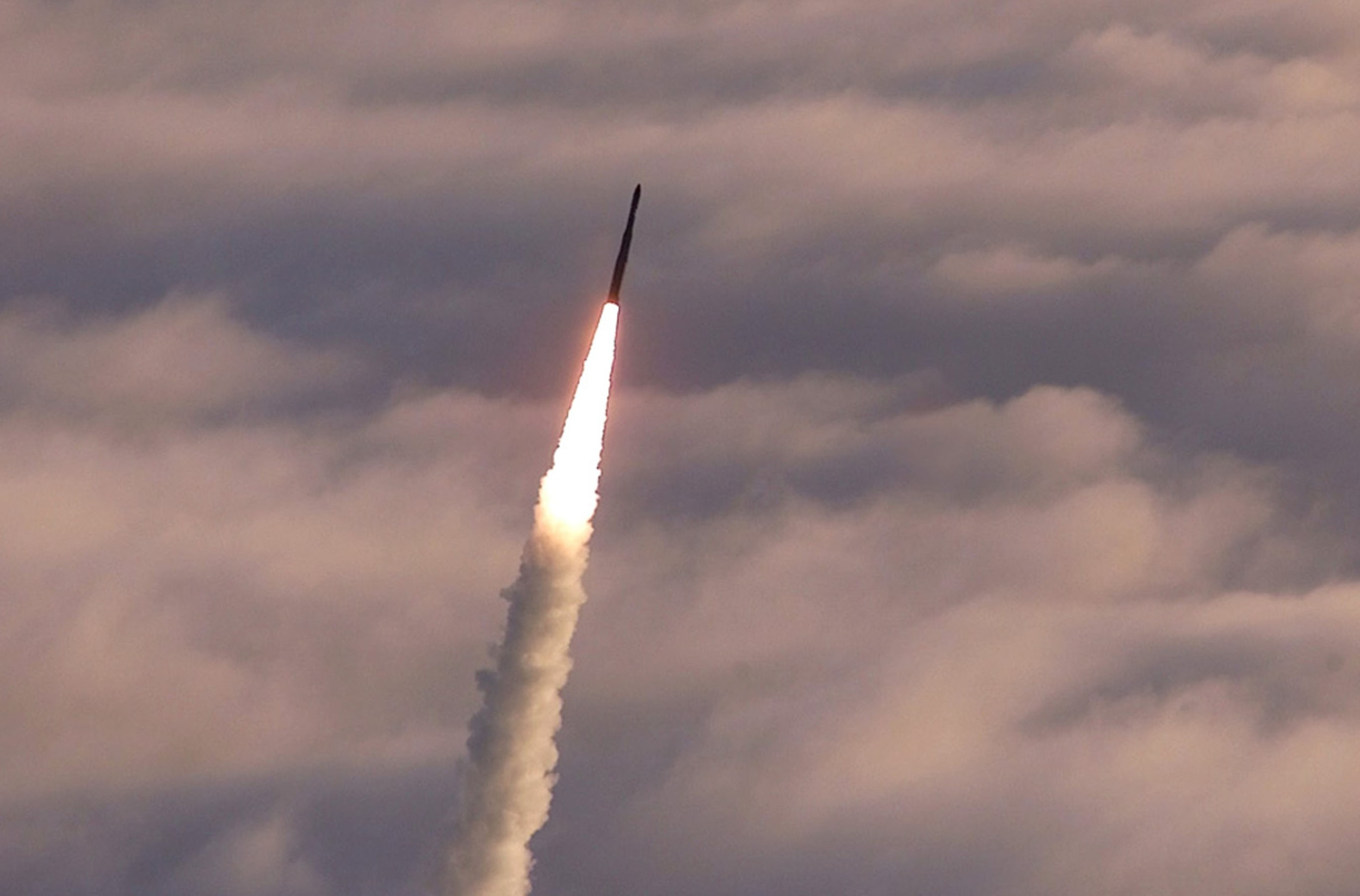 Featured image for US Conducts Minuteman III ICBM Test Amid Russia Tensions