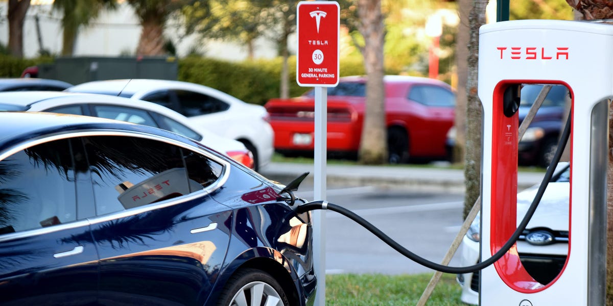 Fatal Shooting at Tesla Charging Station Leaves One Dead and Suspect in Custody