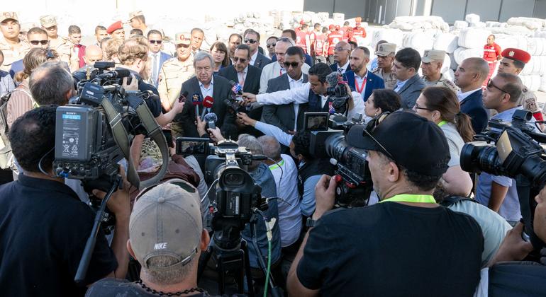 "UN Chief: Aid Convoy in Gaza a Matter of Life and Death"