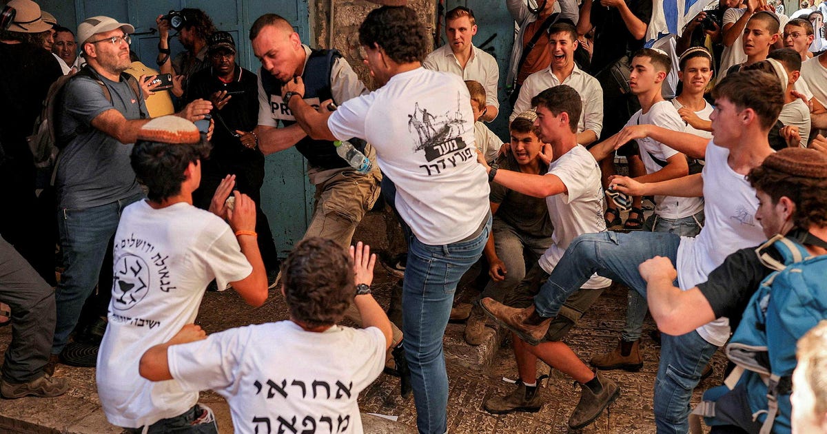 Featured image for "Violence Erupts as Israelis March Through Jerusalem's Old City"