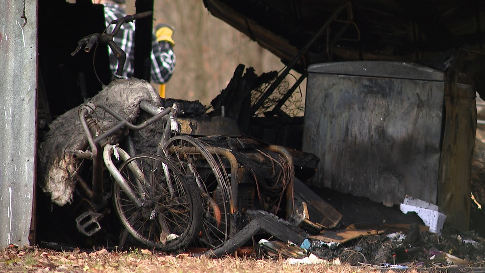 Featured image for Tragic Thanksgiving Day Fire Claims 5 Lives, Injures 1