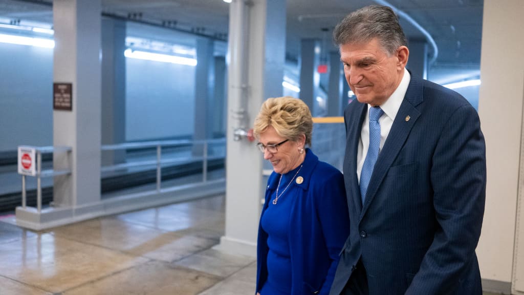 Man Arrested for Crashing Into Sen. Joe Manchin's Wife's Car While Fleeing Police