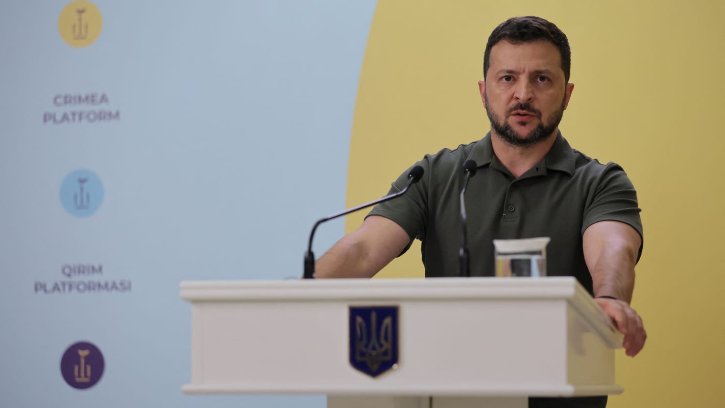 Ukrainian President and Military Chief Clash Over War Strategy