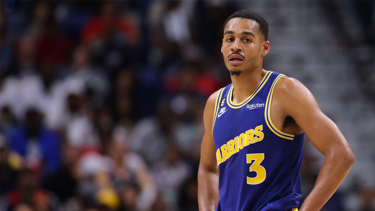 "Warriors acquire Chris Paul in blockbuster trade with Wizards"