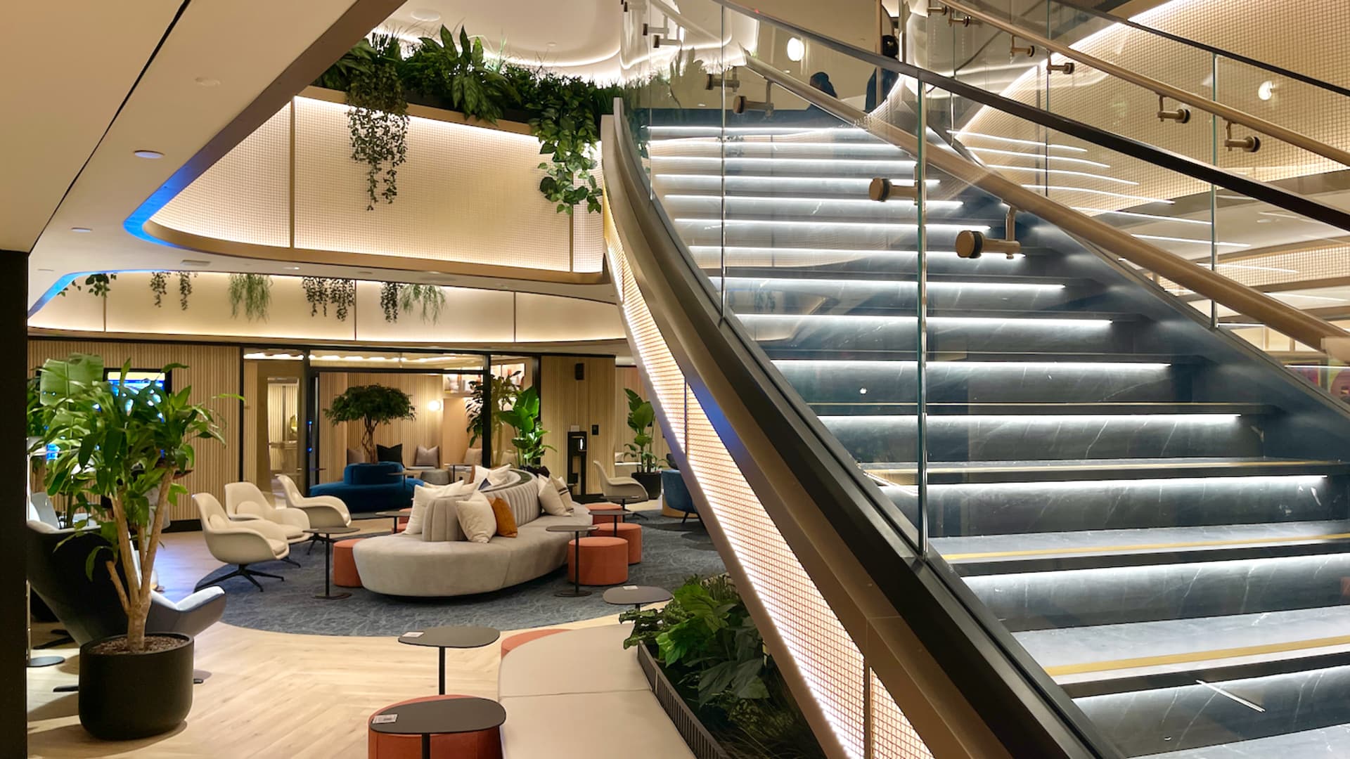 Featured image for JPMorgan Chase Boosts Sapphire Reserve Benefits and Fees